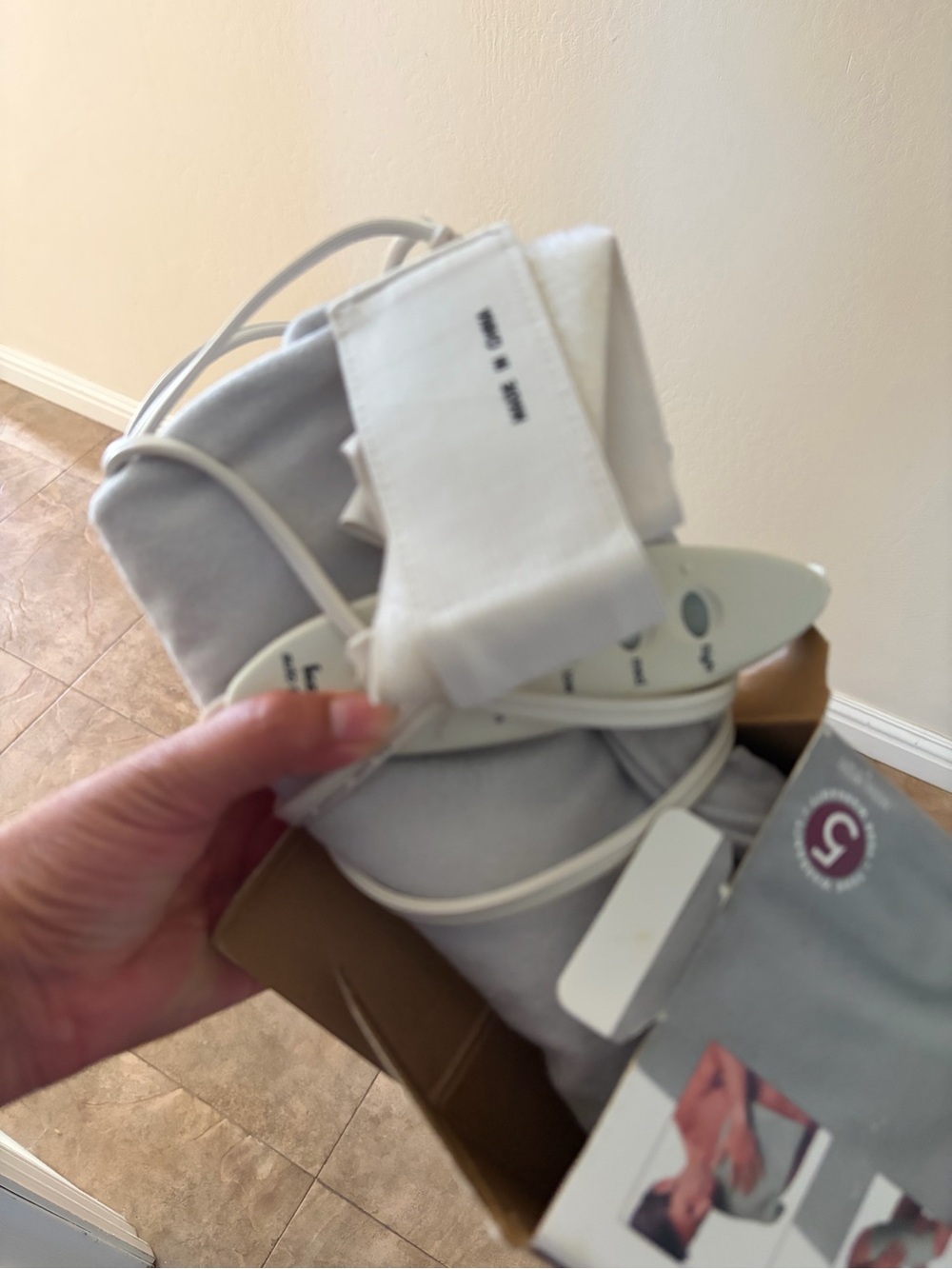 Kaz SmartHeat Pro Gray Heating Pad - Moist or Dry Heat Therapy - Picture 2 of 2